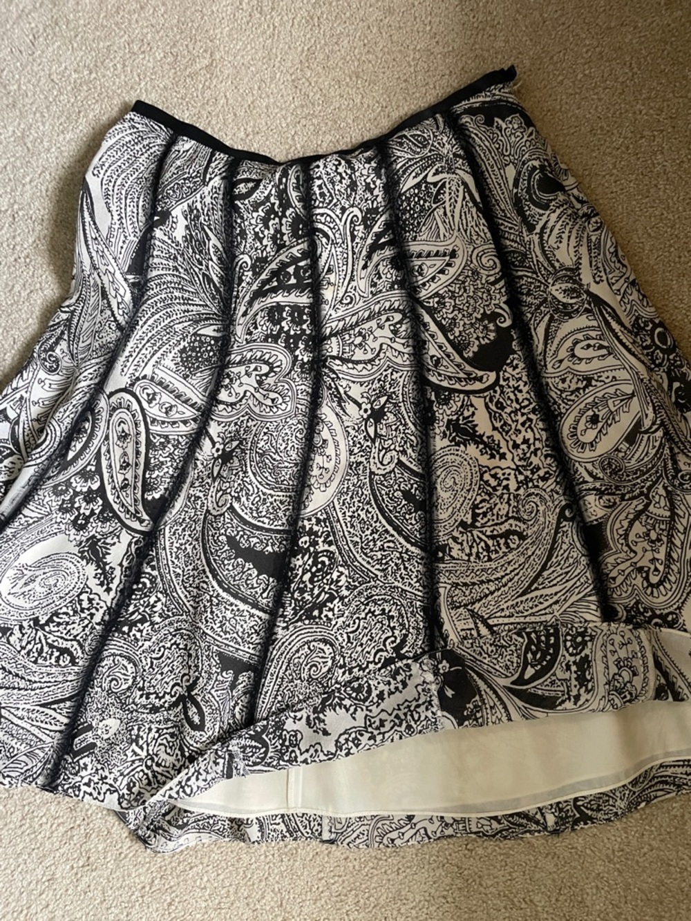Ellen Tracy Black & White Paisley Pleated Skater Skirt